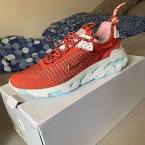Nike React Live (Sz11)